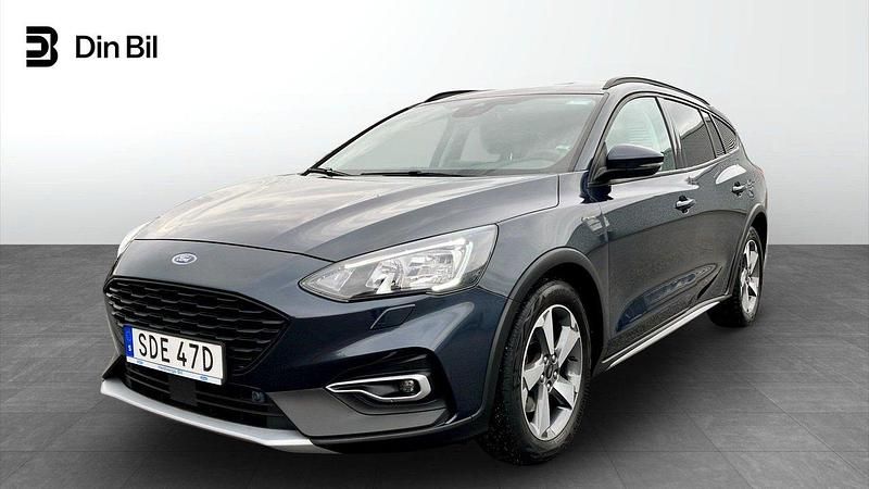 Blå Begagnad 2020 Ford Focus Active Kombi | 184 900 kr (Marknadspris) - Bild 1/4