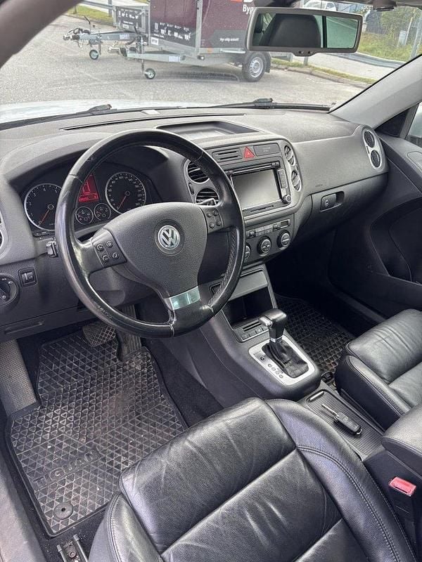 Silver Begagnad 2008 VW Tiguan Sportline SUV | 25 000 kr (Superpris) - Bild 1/4