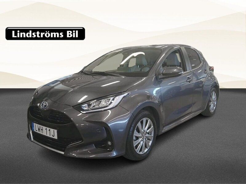 Mörkgrå (grå) Begagnad 2022 Toyota Yaris Hybrid Edition Halvkombi | 239 000 kr (Lite dyr) - Bild 1/3