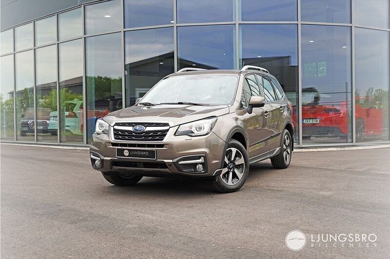 Ljusbrun Begagnad 2015 Subaru Forester SUV | 169 900 kr (Marknadspris) - Bild 1/4