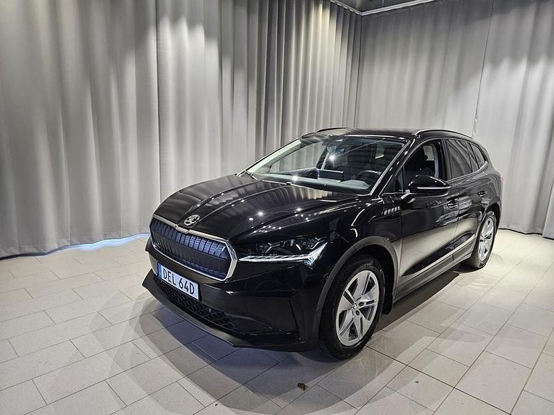 Svart Begagnad 2022 Skoda Enyaq iV SUV | 289 900 kr (Marknadspris) - Bild 1/4