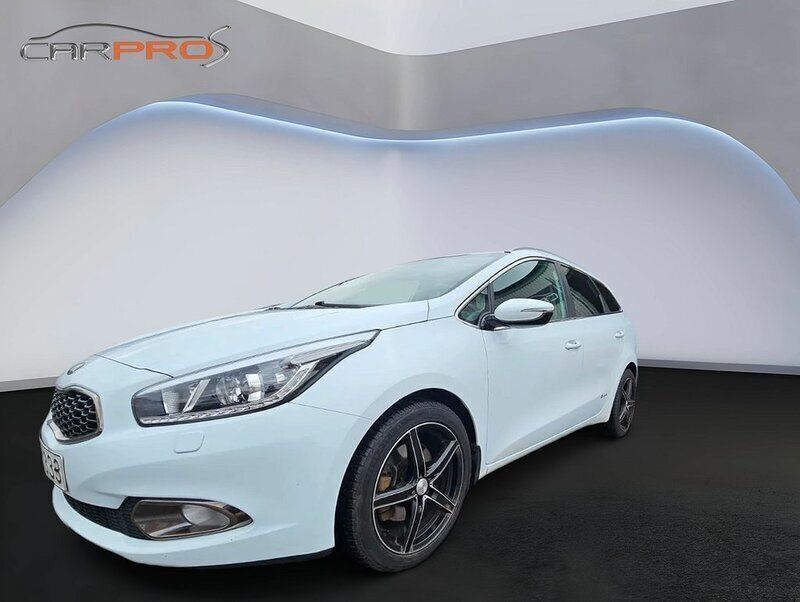 Vit Begagnad 2012 Kia Ceed Sportswagon Comfort Kombi | 74 900 kr (Marknadspris) - Bild 1/4