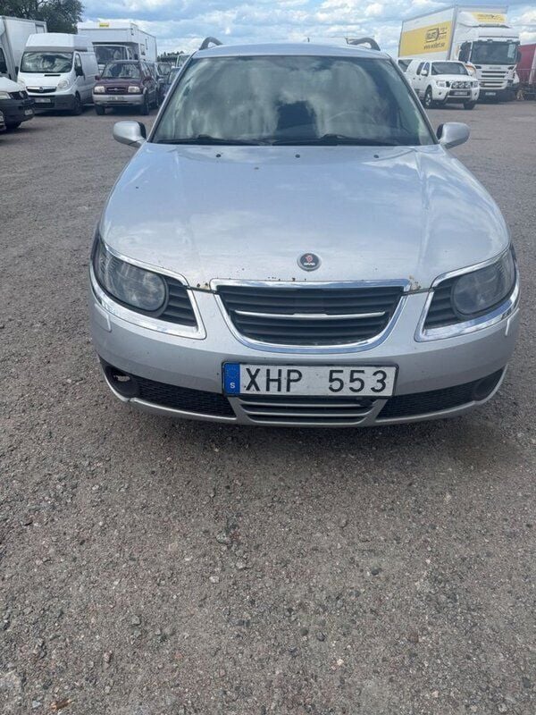 Ljusgrå (grå) Begagnad 2006 Saab 9-5 Vector Kombi | 18 000 kr (Marknadspris) - Bild 1/4