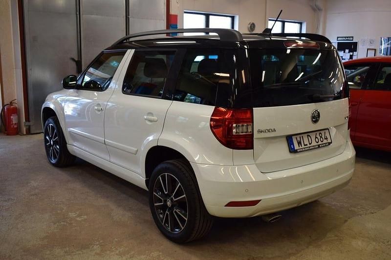 Begagnad Skoda Yeti Style 110 HK (80 kW) 2015 Vit SUV