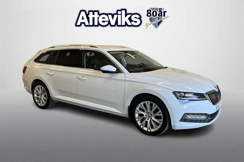 Vit Begagnad 2022 Skoda Superb Style Kombi | 314 900 kr (Bra pris) - Bild 1/4