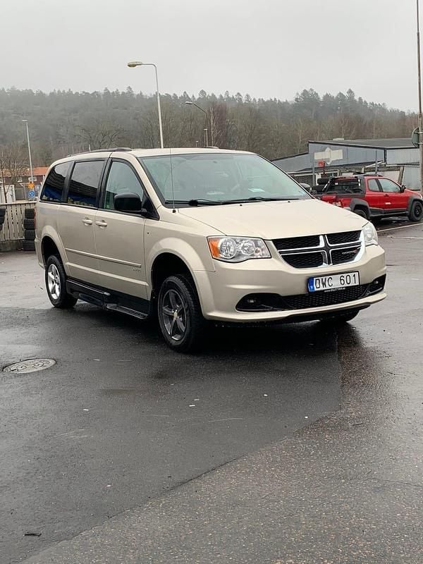 Begagnad Dodge Grand Caravan 287 HK (211 kW) 2013 Minibuss