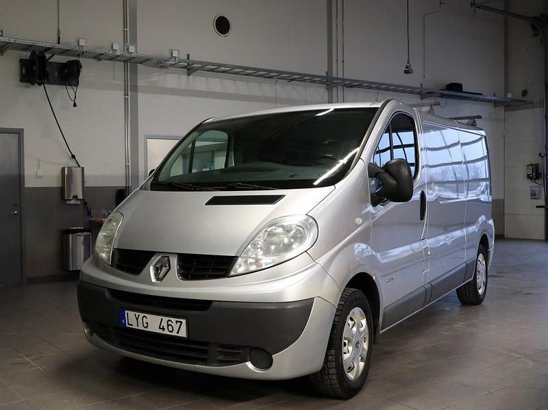 Silver Begagnad 2011 Renault Trafic Minibuss | 64 900 kr (Bra pris) - Bild 1/4