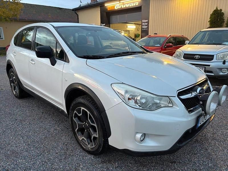 Vit Begagnad 2011 Subaru XV SUV | 99 900 kr (Marknadspris) - Bild 1/4