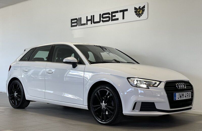 Vit Begagnad 2020 Audi A3 Sportback e-tron Sport Sedan | 219 900 kr (Marknadspris) - Bild 1/4
