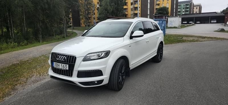 Vit Begagnad 2013 Audi Q7 S-Line SUV | 169 000 kr (Bra pris) - Bild 1/4