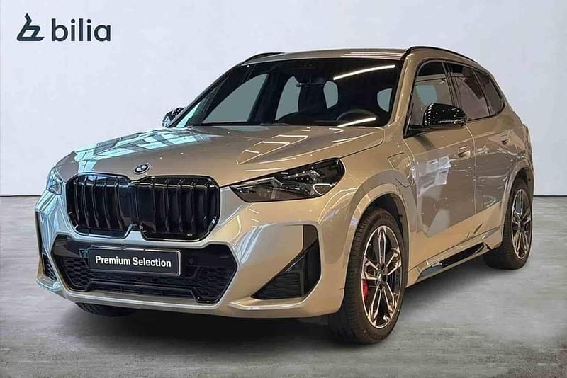 Grå Begagnad 2025 BMW X1 SUV | 589 900 kr - Bild 1/1