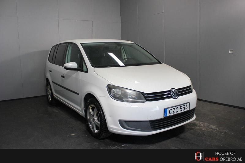 Vit Begagnad 2011 VW Touran Trendline Minibuss | 69 900 kr (Marknadspris) - Bild 1/4