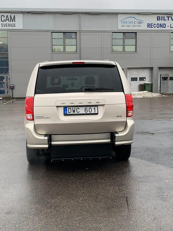 Begagnad Dodge Grand Caravan 287 HK (211 kW) 2013 Minibuss