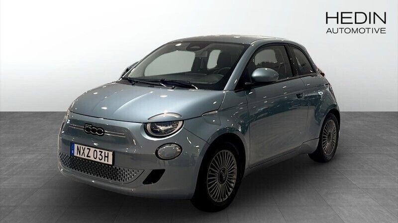 Svart Begagnad 2022 Fiat 500e Icon Halvkombi | 199 900 kr (Marknadspris) - Bild 1/4