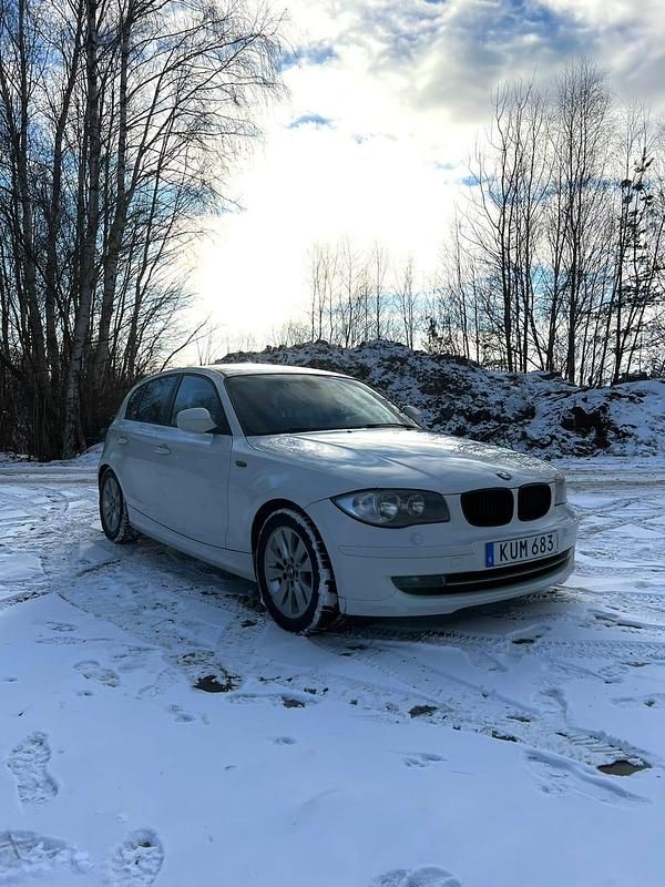 Begagnad BMW 116 122 HK (89 kW) 2010 Halvkombi
