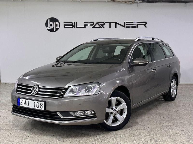 Ljusbrun (brun) Begagnad 2011 VW Passat Kombi | 56 900 kr (Dyr) - Bild 1/4