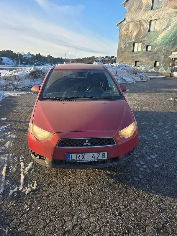 Begagnad Mitsubishi Colt 95 HK (69 kW) 2011 Halvkombi