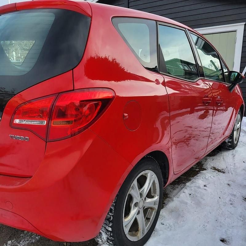 Begagnad Opel Meriva 140 HK (102 kW) 2011 Minibuss