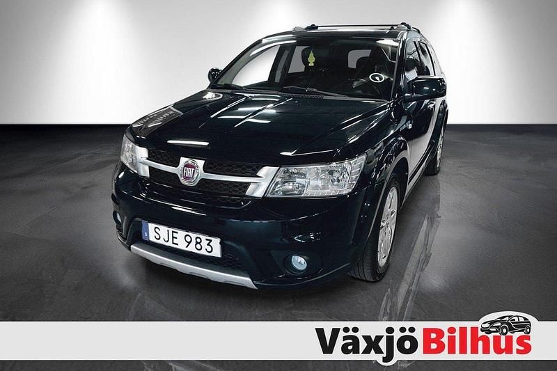Svart Begagnad 2013 Fiat Freemont SUV | 129 900 kr (Dyr) - Bild 1/4