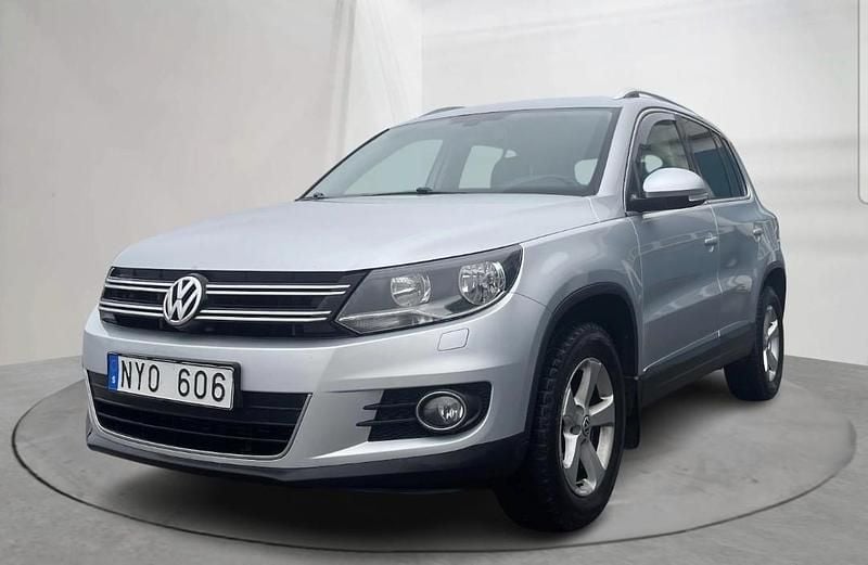 Silver Begagnad 2014 VW Tiguan Sportline SUV | 84 000 kr (Bra pris) - Bild 1/4