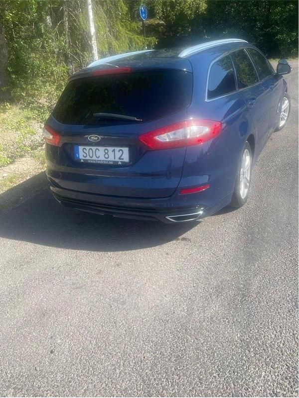Blå Begagnad 2016 Ford Mondeo Titanium Kombi | 122 000 kr (Superpris) - Bild 1/3