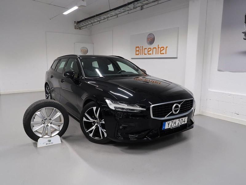 Svart Begagnad 2018 Volvo V60 R-Design Kombi | 254 900 kr (Marknadspris) - Bild 1/3