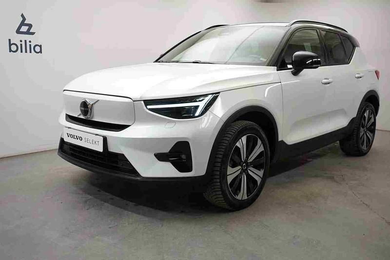 Begagnad Volvo XC40 Single Motor 175 kW (238 HK) 2023 Vit SUV