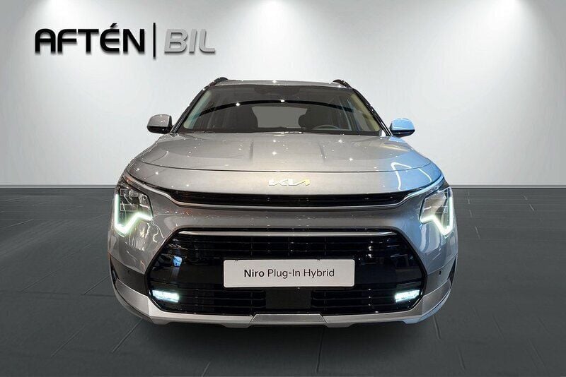 Begagnad Kia Niro MY23 189 HK (139 kW) 2022 Grå SUV