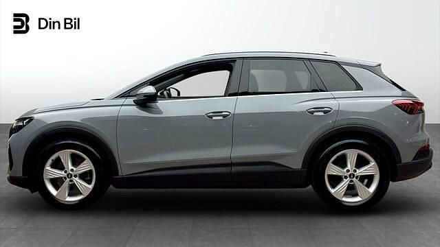Begagnad Audi Q4 e-tron Proline 125 kW (170 HK) 2022 Grå SUV