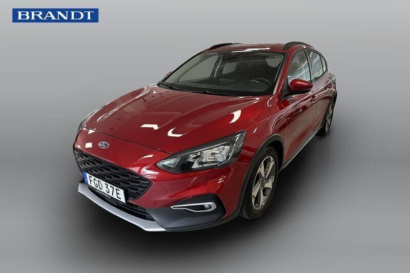 Röd Begagnad 2022 Ford Focus Active Halvkombi | 189 900 kr (Marknadspris) - Bild 1/4