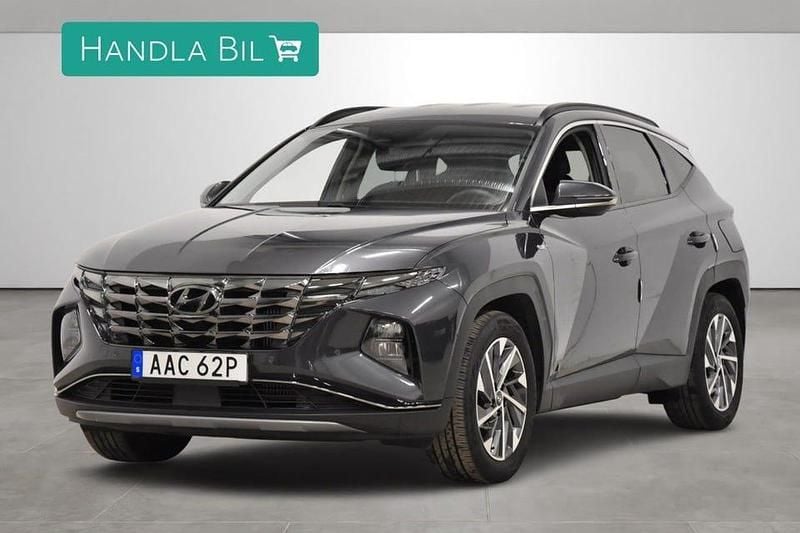 Grå Begagnad 2021 Hyundai Tucson Essential SUV | 254 900 kr (Marknadspris) - Bild 1/4