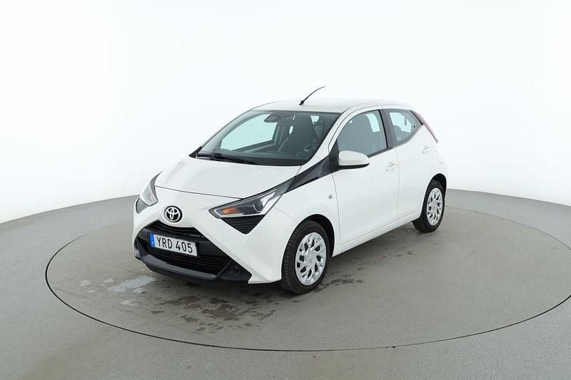Begagnad Toyota Aygo X-play 72 HK (52 kW) 2018 Vit Halvkombi