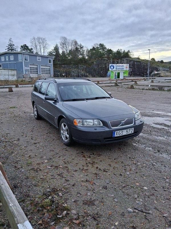 Grå Begagnad 2006 Volvo V70 Business Edition Kombi | 22 500 kr (Bra pris) - Bild 1/4