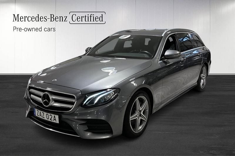 Grå (grey) Begagnad 2020 Mercedes E220 AMG Kombi | 309 900 kr (Bra pris) - Bild 1/4