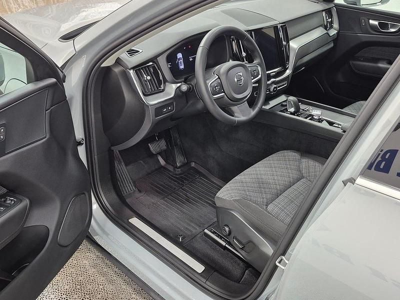 Begagnad Volvo XC60 Core 253 HK (186 kW) 2024 Vapour grey metallic SUV