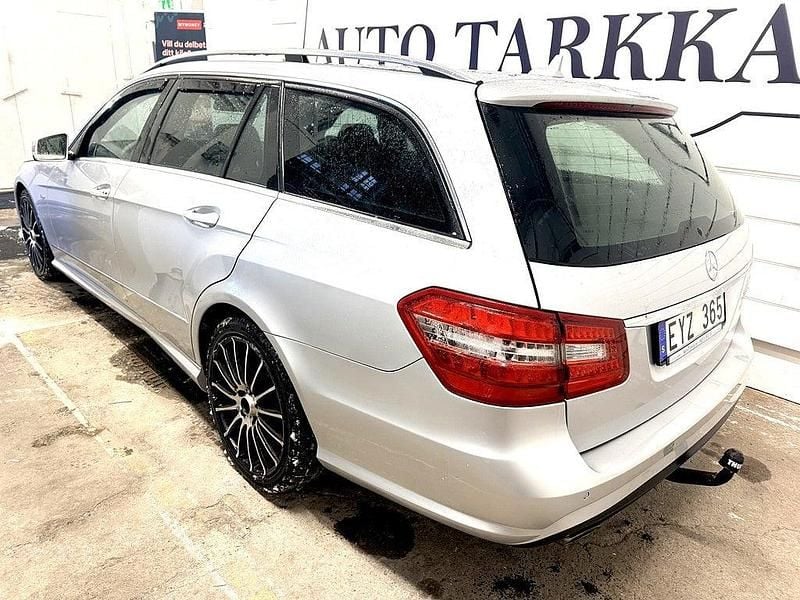 Begagnad Mercedes E220 Avantgarde 170 HK (125 kW) 2010 Silvermetallic Kombi