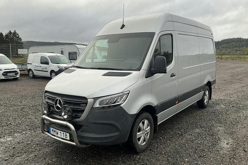Grå Begagnad 2022 Mercedes Sprinter Van | 449 000 kr (Superpris) - Bild 1/4
