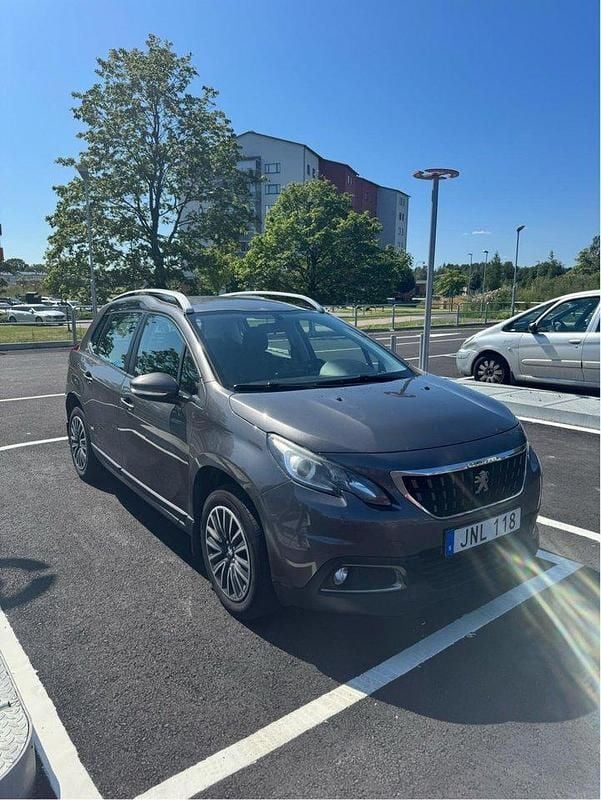 Grå Begagnad 2017 Peugeot 2008 SUV | 92 000 kr (Marknadspris) - Bild 1/4