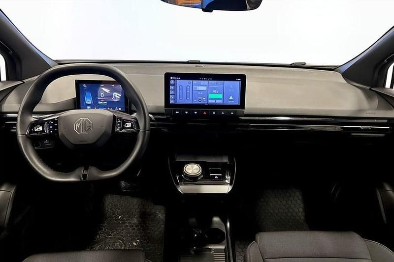 Begagnad MG MG4 EV 125 kW (171 HK) 2023 Vit Halvkombi