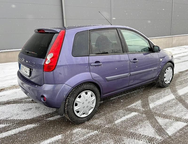 Begagnad Ford Fiesta 80 HK (58 kW) 2007 Halvkombi