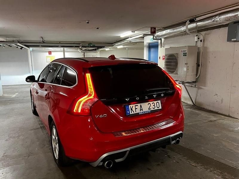 Begagnad Volvo V60 R-Design 136 HK (100 kW) 2013 Kombi