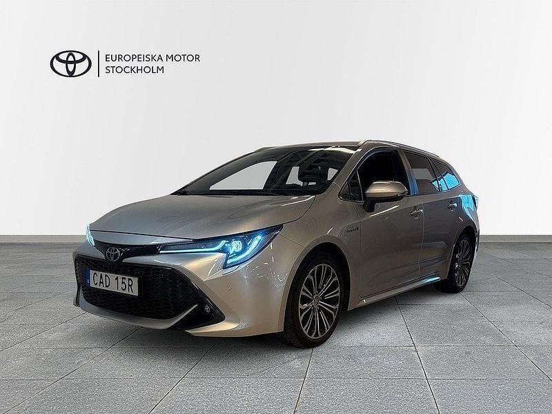 Silver Begagnad 2020 Toyota Corolla Style Kombi | 244 900 kr (Marknadspris) - Bild 1/3