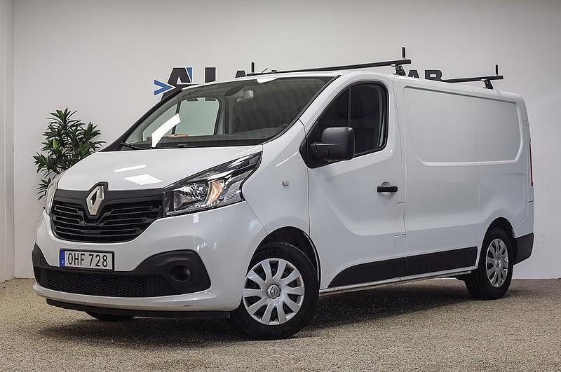 Vit Begagnad 2017 Renault Trafic Minibuss | 149 000 kr (Marknadspris) - Bild 1/4