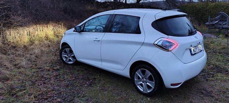 Begagnad Renault Zoe 64 kW (88 HK) 2015 Halvkombi
