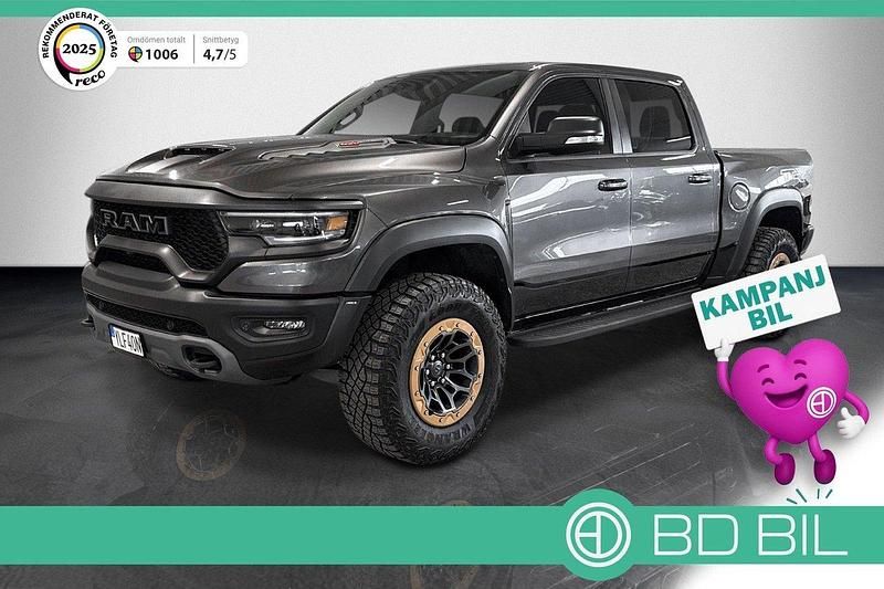 Grå (gråmetallic) Begagnad 2022 Dodge Ram SE Pickup | 1 199 900 kr - Bild 1/3