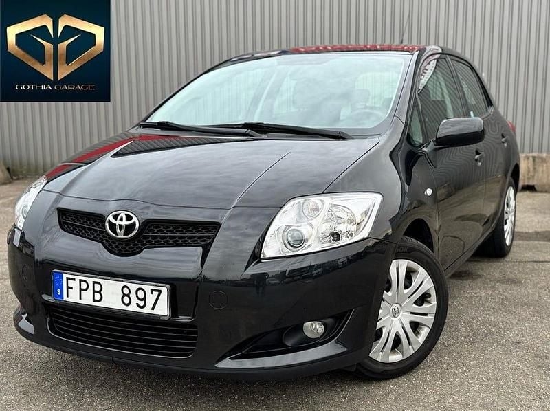 Begagnad Toyota Auris 124 HK (91 kW) 2007 Svart Halvkombi