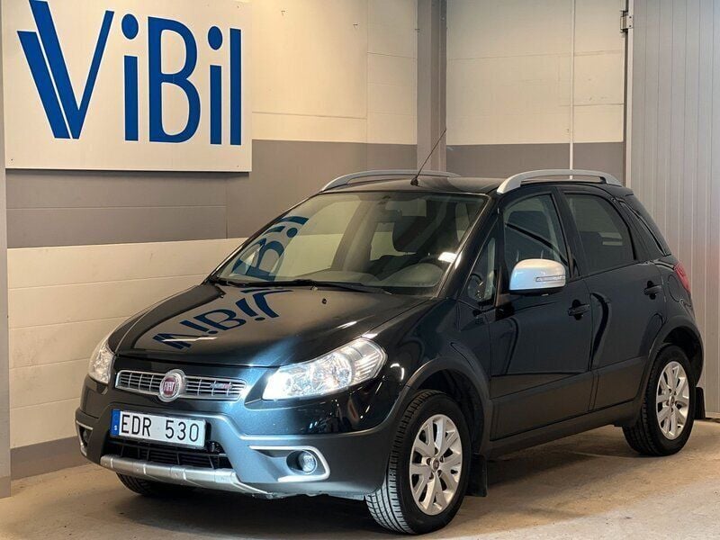 Svart Begagnad 2012 Fiat Sedici Emotion SUV | 69 900 kr - Bild 1/4