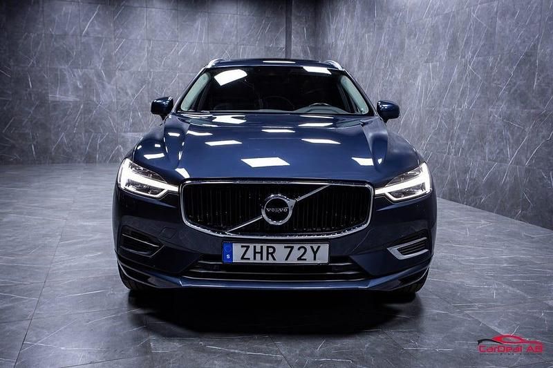 Begagnad Volvo XC60 Momentum 392 HK (288 kW) 2020 Blå SUV