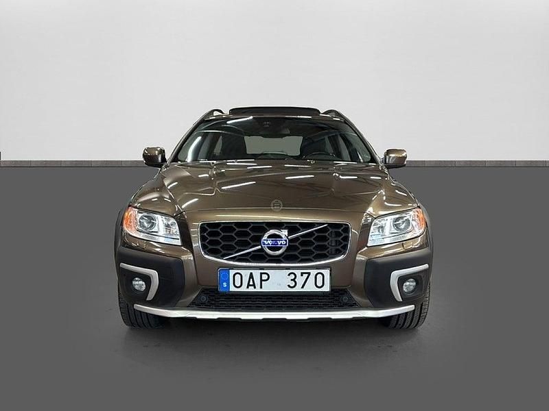 Begagnad Volvo XC70 Momentum 163 HK (119 kW) 2013 Brun Kombi