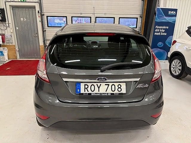 Begagnad Ford Fiesta Titanium 80 HK (58 kW) 2016 Grå Halvkombi